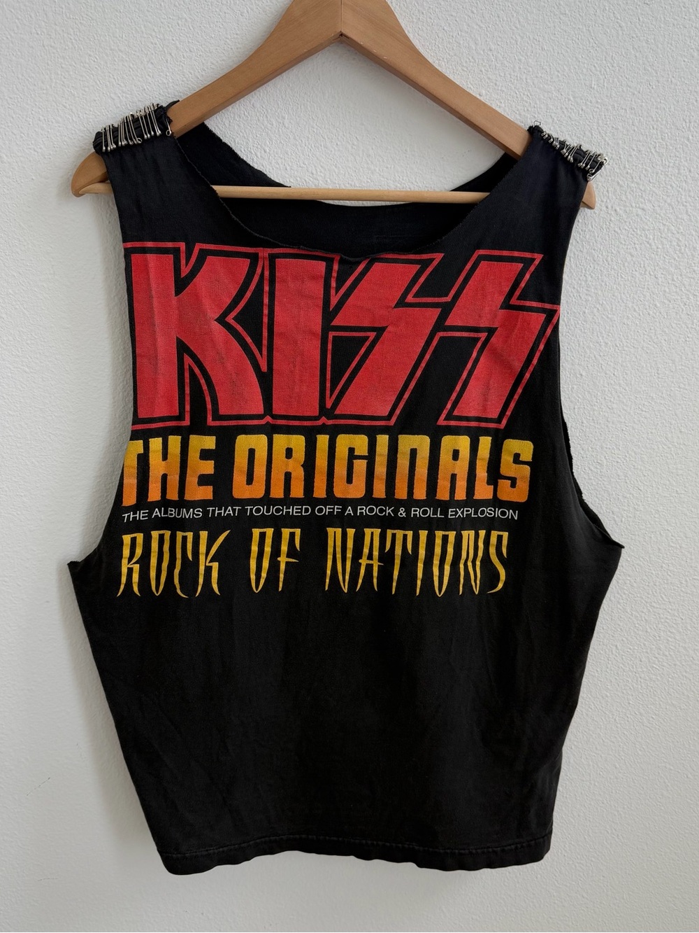 VINTAGE KISS "The Originals" Thrashed Band Tee Muscle Tank - Picture 16 of 16